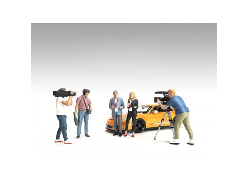 "On-Air" 6 piece Figures and Accessory Set for 1/24 Scale Models by American Diorama free shipping USA