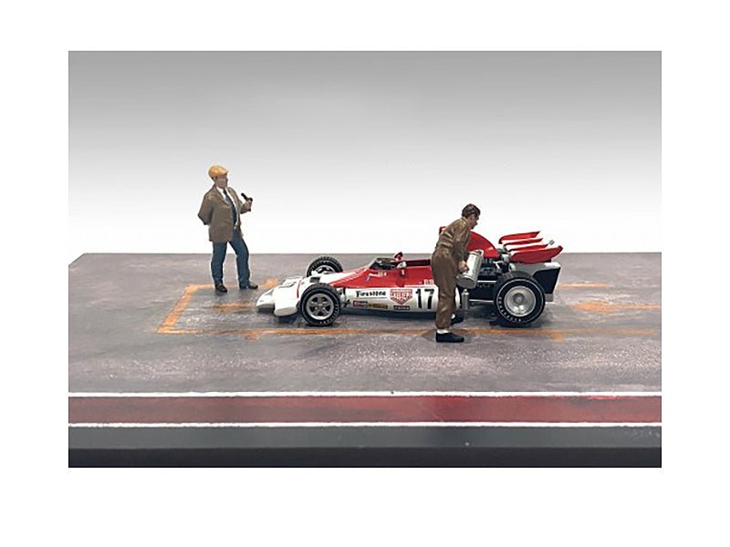 "Race Day" Two Diecast Figures Set 4 for 1/43 Scale Models by American Diorama free shipping USA