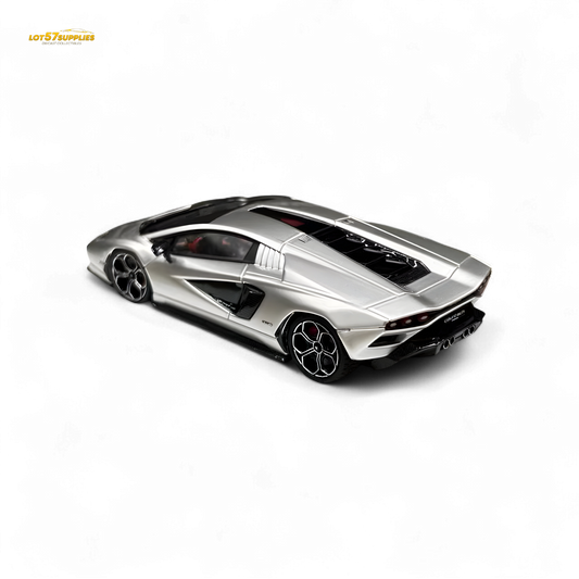 FuelMe Model Lamborghini Countach LPI 800-4 Argento Luna 1:64