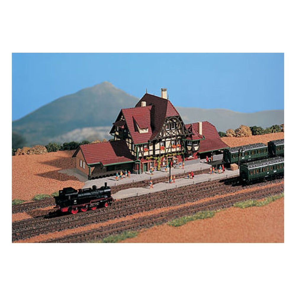 Vollmer 49510 Z Scale Highland Station -- 8-1/4 x 2-3/4" 22 x 7cm