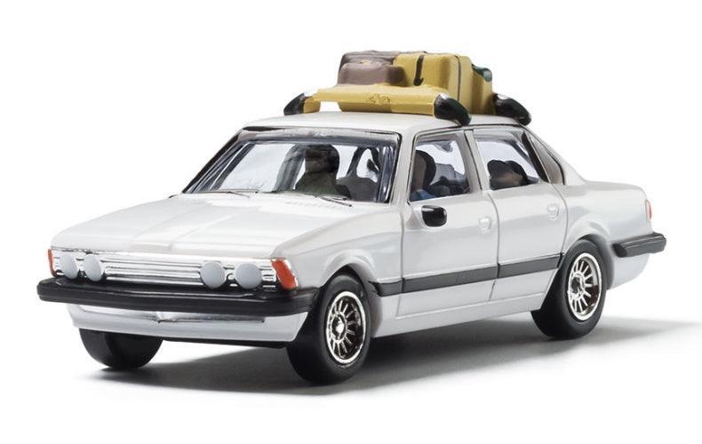Woodland Scenics AS5370 HO Scale Family Vacation Sedan