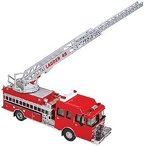 Walthers SceneMaster 13801 HO Ladder Truck Red