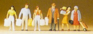 Preiser 79015 N Scale Pedestrians Walking People #1