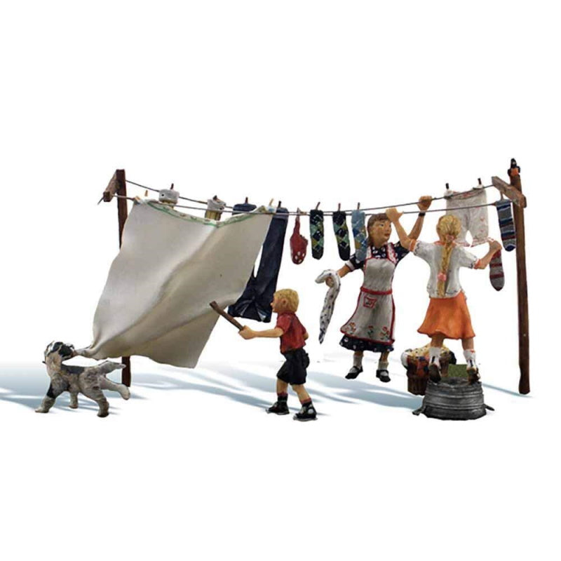 Woodland Scenics A1936 HO Train Figures Washday Getaway