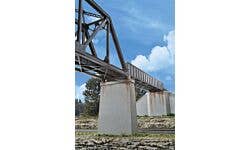 Walthers Cornerstone 933-4550 HO Single-Track Concrete Piers pkg(2)
