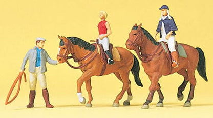 Preiser 10502 HO Scale Sports & Recreation At The Riding School #1
