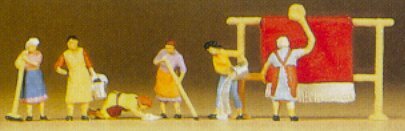 Preiser 79051 N Scale People Working Housewives w/Cleaning Accessories