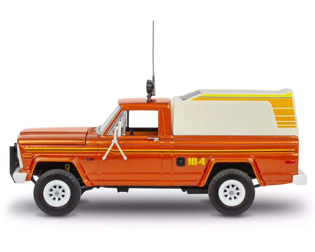 Level 4 Model Kit 1979 Jeep J-10 Pickup Truck with Camper Top 1/24 Scale Model by Revell