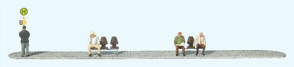 Preiser 10706 HO Scale Men Waiting at the Bus or Streetcar Stop pkg(4)