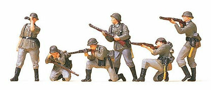 Preiser 16880 HO Scale Military - Former German Army WWII - Painted Figure Sets -- Combat Infantry Firing Weapons pkg(6)