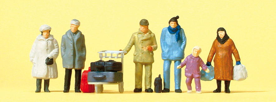 Preiser 14038 HO Scale Travelers in Winter Clothing 6pk