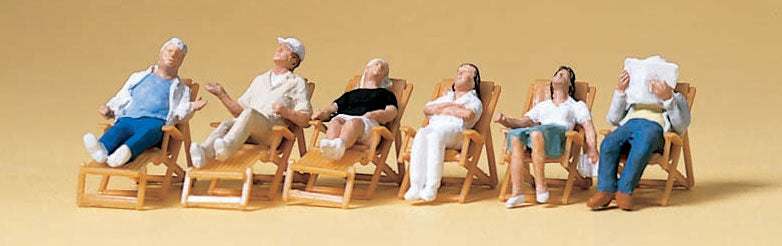 Preiser 10430 HO Tourists Resting on Folding Chairs Figure Set