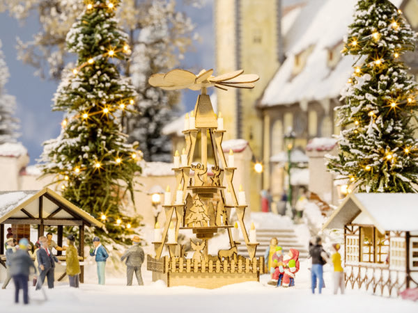Noch 14395 HO Scale Christmas Tree Pyramid Statue - Laser-Cut Minis -- Kit
