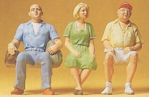 Preiser 45080 G Scale Seated People Wearing Summer Clothes
