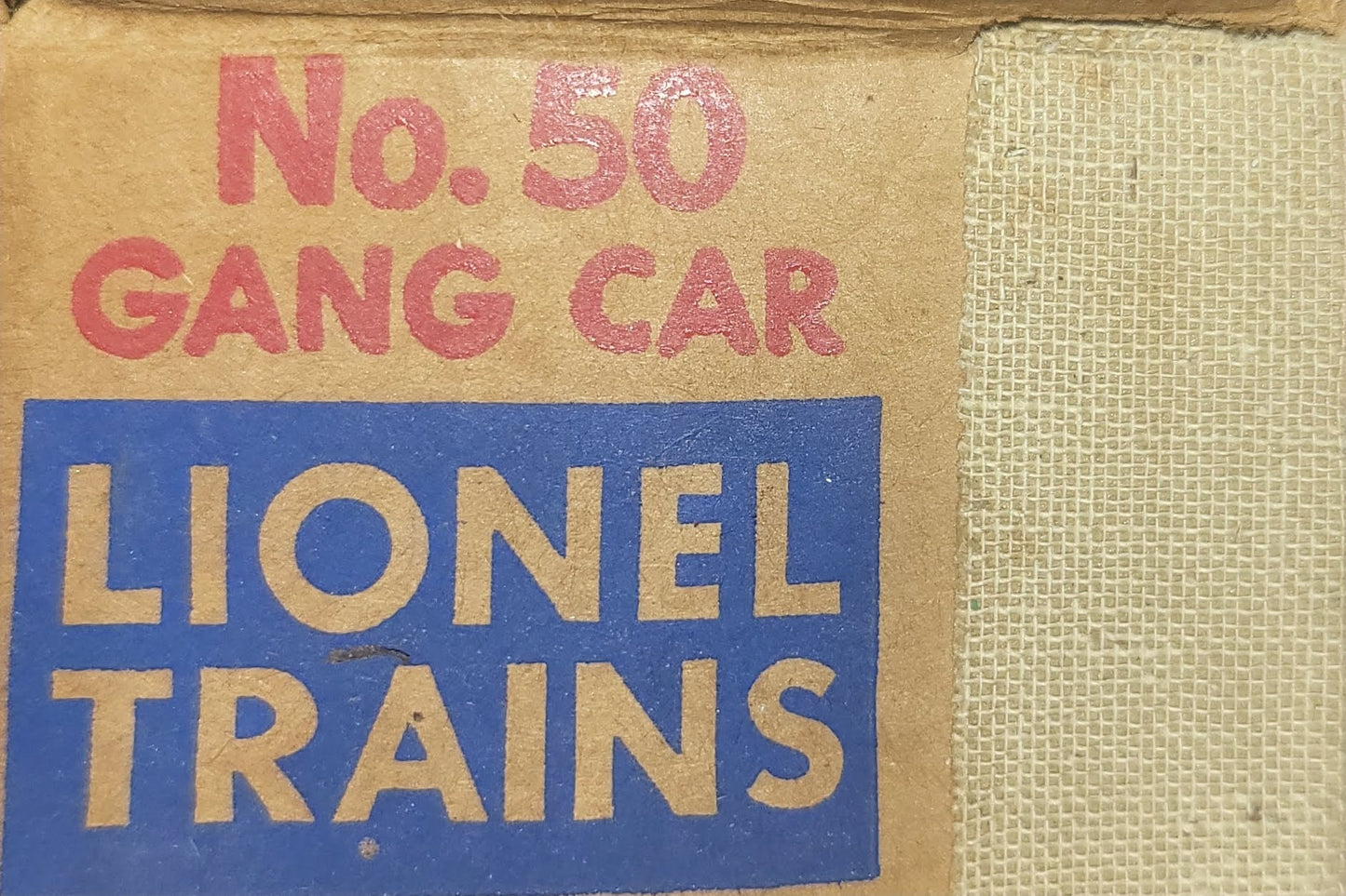 LIONEL 50 SECTION GANG CAR, 54-64 VARATION (C) BLUE BUMPERS, ROTATING OLIVE MAN AND FIXED BLUE MEN, OFF-CENTER HORN