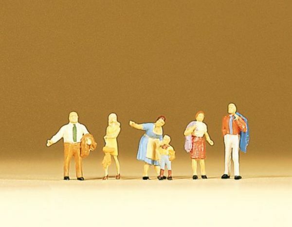 Preiser 79068 N Scale Pedestrians Family in the City