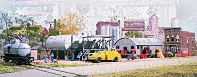 Walthers Cornerstone 3006 HO Scale Interstate Fuel & Oil Kit