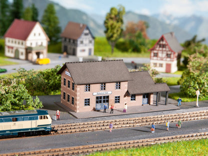 Noch 44305 Z Scale Zeil Train Station Laser-Cut Kit