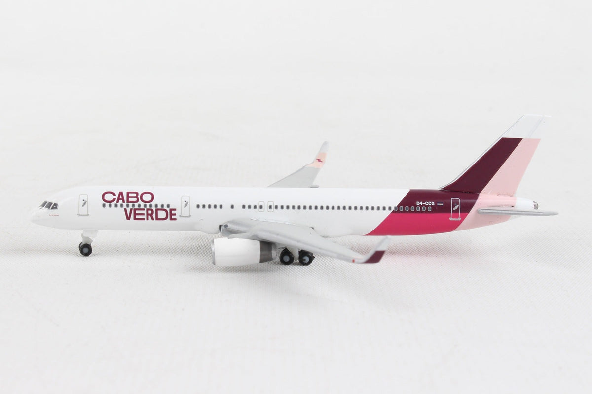 Herpa Wings 1/775 HE534598 Herpa Cabo Verde 757-200 1/500 Island Of Satiago (**)