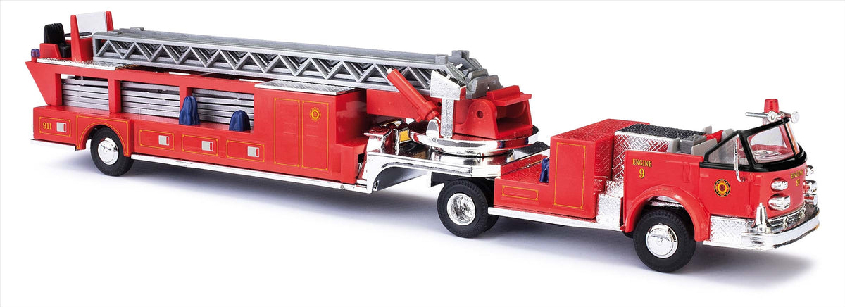 Busch 46031 HO Scale 1968 LaFrance Hook & Ladder Fire Truck