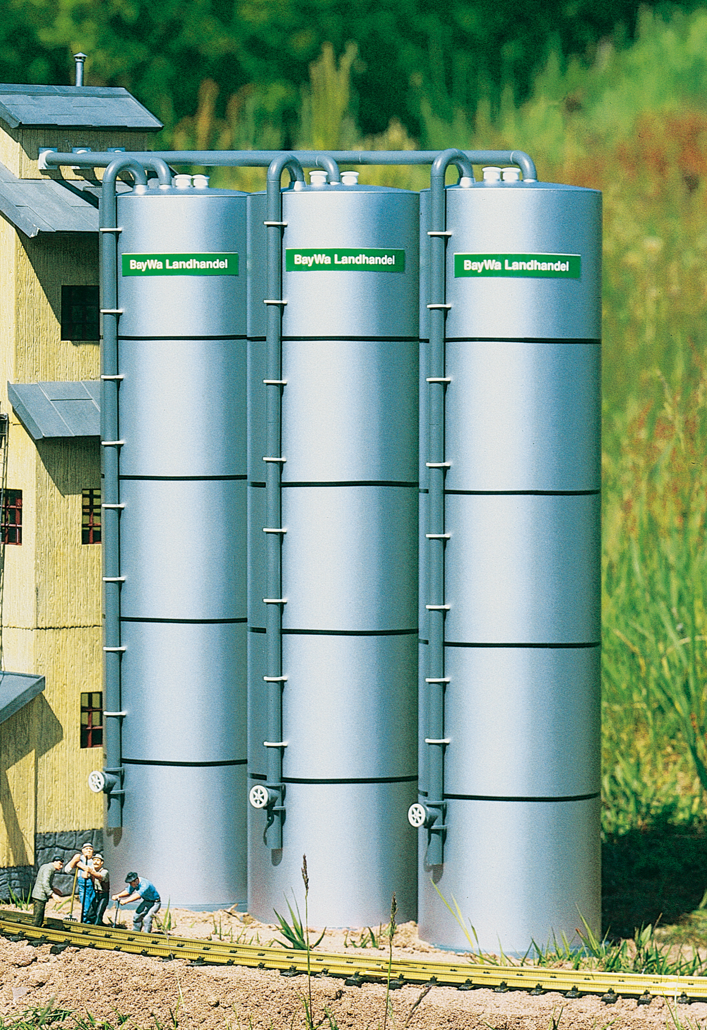 Piko 62036 G Scale CoOp Silo, Building Kit