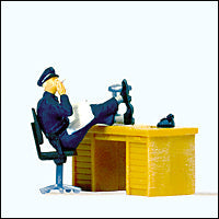 Preiser 29089 HO Scale Individual Figure USA Seated Policeman