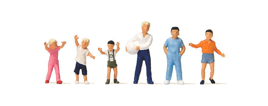 Preiser 14120 HO Scale Children Playing Ball Set