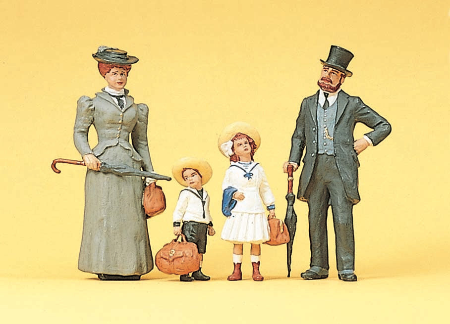 Preiser 45062 G Scale Family on Holiday Figure Set pkg(4)