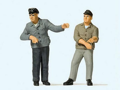 Preiser 44919 G Scale Railroad Engineer & Fireman in Cab Set #3