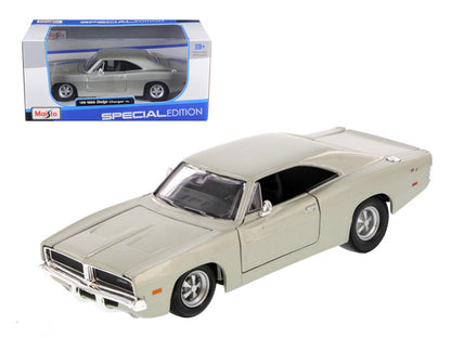 1969 Dodge Charger R/T Hemi Silver 1/25 Diecast Car Model by Maisto  free shipping USA