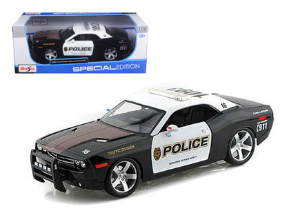 2006 Dodge Challenger Concept Police 1/18 Diecast Model Car by Maisto  free shipping USA