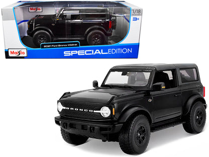 2021 Ford Bronco Wildtrak Black Metallic with Dark Gray Top "Special Edition" 1/18 Diecast Model Car by Maisto  free shipping USA