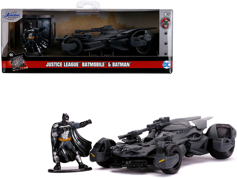 2017 Batmobile with Diecast Batman Figurine "Justice League" (2017) Movie "DC Comics" "Hollywood Rides" Series 1/32 Diecast Model Car by Jada  free shipping USA