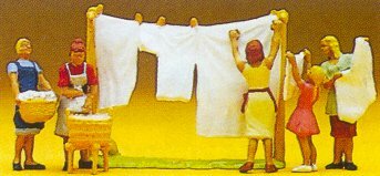 Preiser 10050 HO Scale Women Hanging Laundry pkg(5)