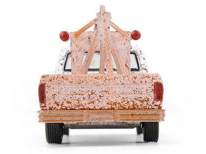 1973 Ford F-100 Tow Truck White (Weathered) "Blue Collar Collection" Series 14 1/64 Diecast Model Car by Greenlight