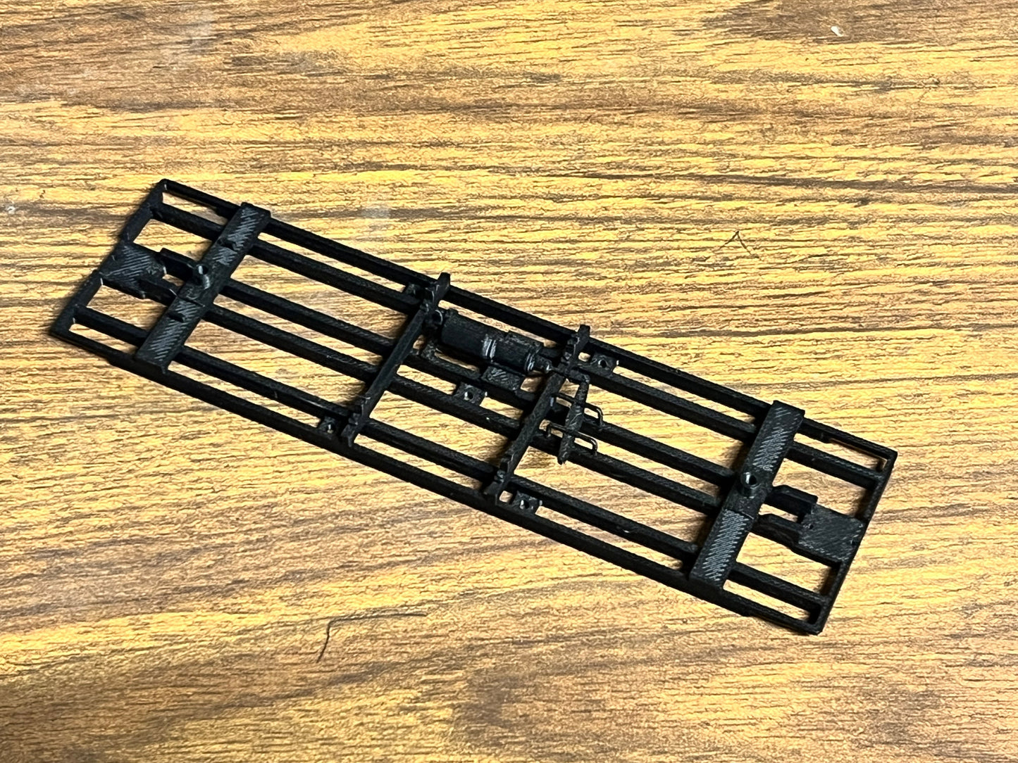 SJP.Cs25F On30 25ft freight car chassis for On3 couplers