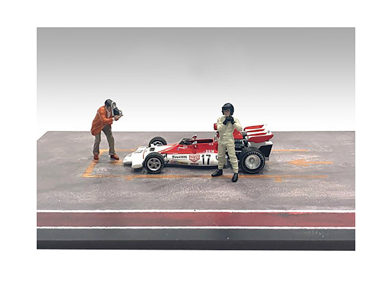 "Race Day" Two Diecast Figures Set 2 for 1/43 Scale Models by American Diorama  free shipping USA