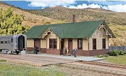 Walthers Cornerstone 933-4057 HO Union Pacific-Style Depot Kit