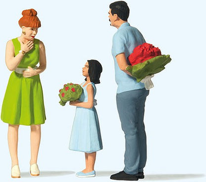 Preiser 44934 G Scale Surprise with Flowers Man, Woman, Daughter