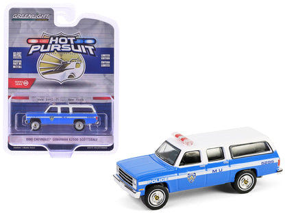 1990 Chevrolet Suburban K2500 Scottsdale "NYPD (New York City Police Department)" Blue with White Top "Hot Pursuit" Series 46 1/64 Diecast Model Car by Greenlight  free shipping USA