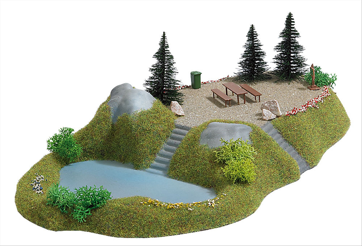 Busch 3109 HO Scale Lake with Rest Stop Scenery Section