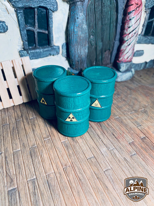 Alpine Railworks 1008A G Scale Oil Barrels (Green, Warning Labels) (3)