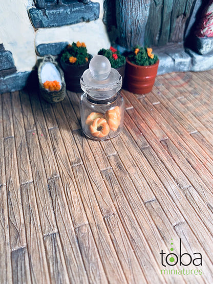 Toba Miniatures 1074 1/12 Scale Bread Jar with Braided Rings (1)