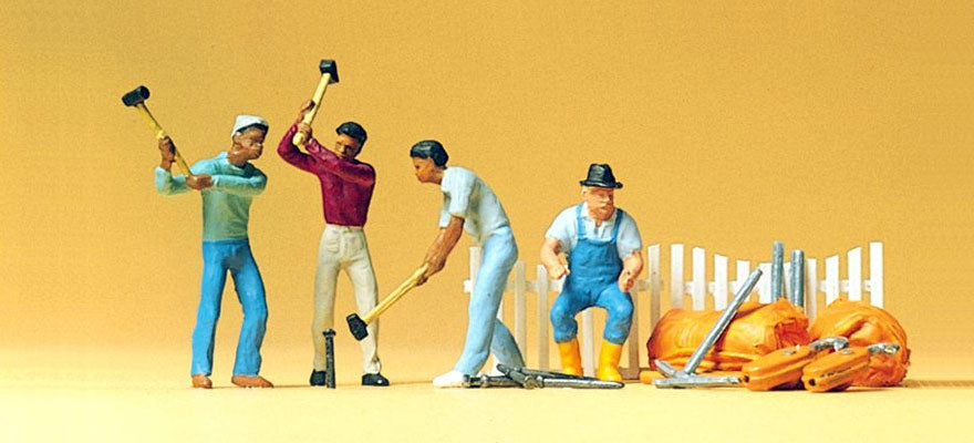 Preiser 20264 HO Circus Workers Set, Stake Gang & Driver