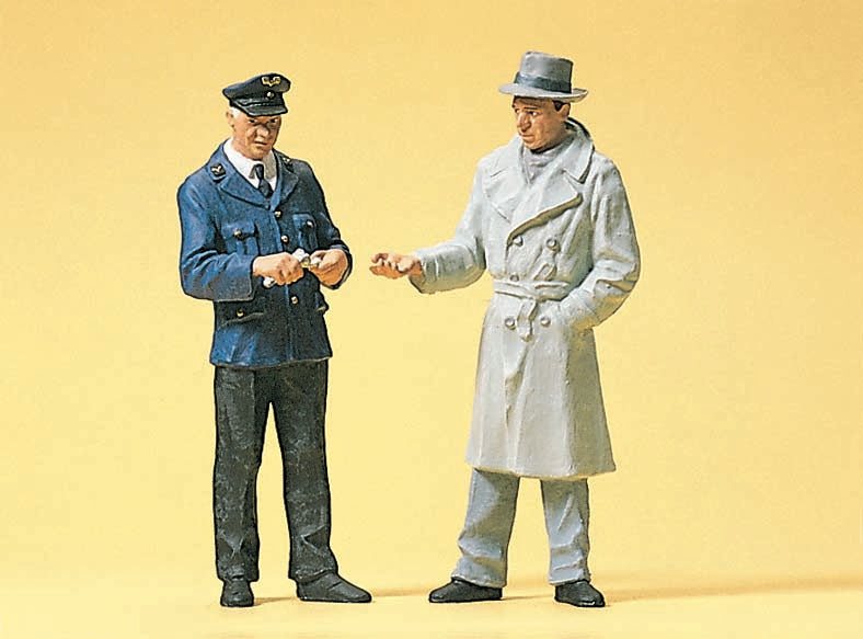 Preiser 45003 G Scale Conductor & Passenger Figures (2)