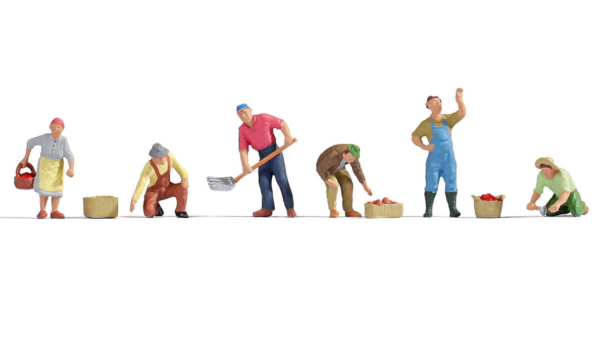 Noch 15613 HO Scale Harvesters Figure Set, 6 Figures & Accessories