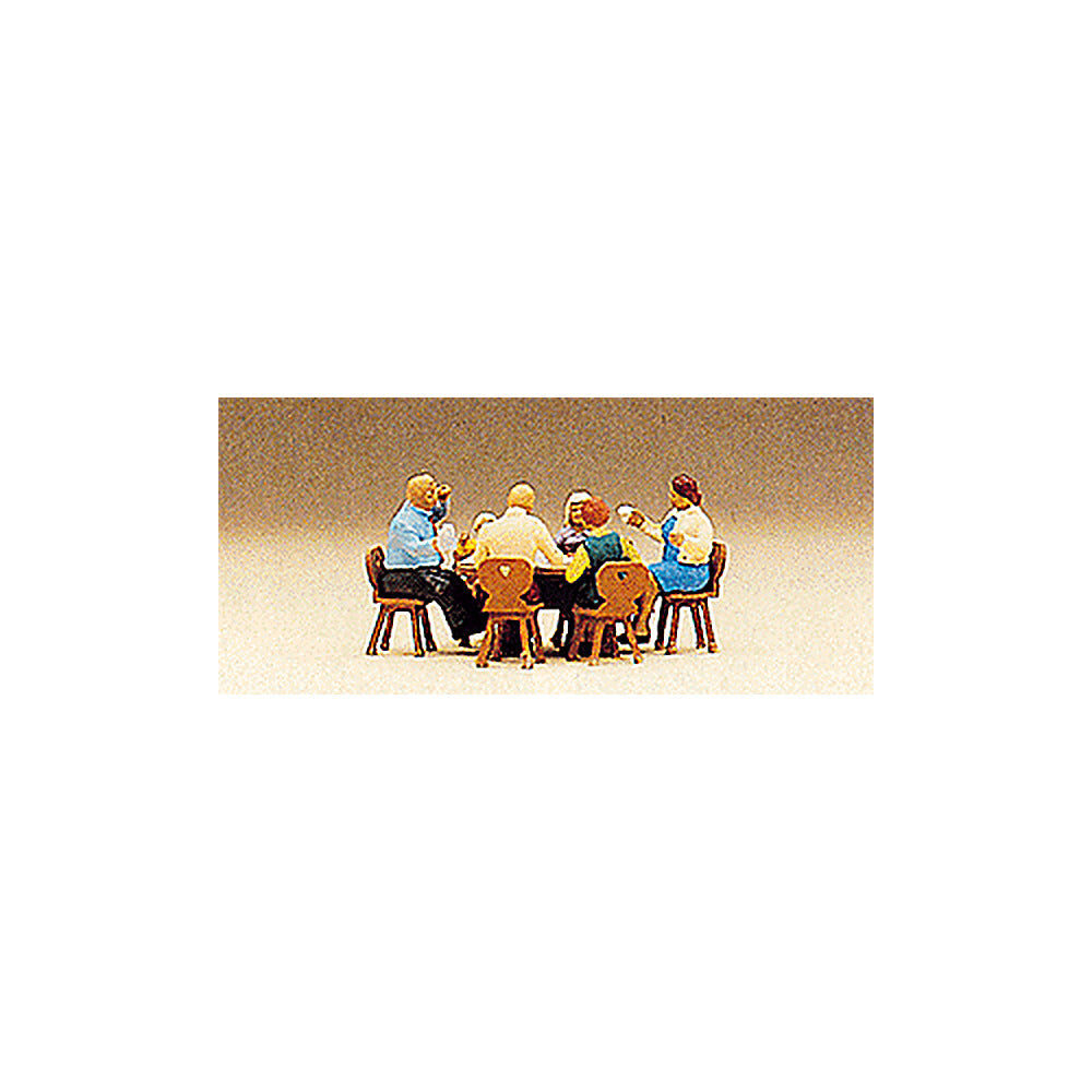Preiser 10282 HO Scale Pedestrians Family Sitting in Garden