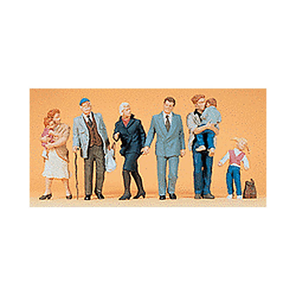 Preiser 10415 HO Scale Pedestrians Parents and Grandparents w/Children