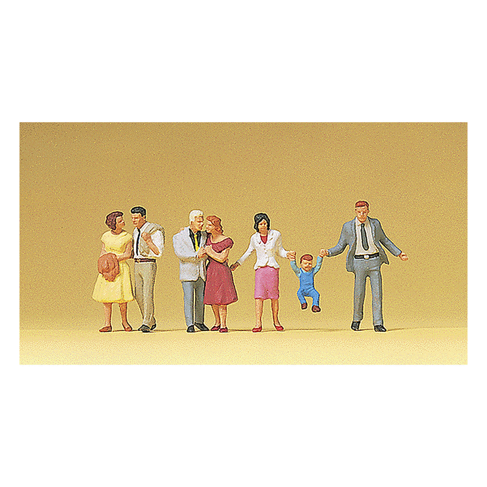 Preiser 10514 HO Scale Pedestrians Walking Couples pkg(7)