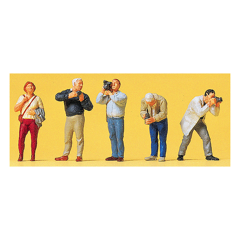 Preiser 10531 HO Scale Sports & Recreation Trainspotters pkg(5)